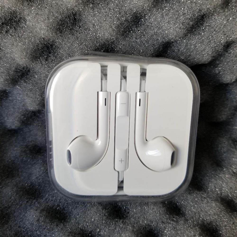 Iphone apple headphones